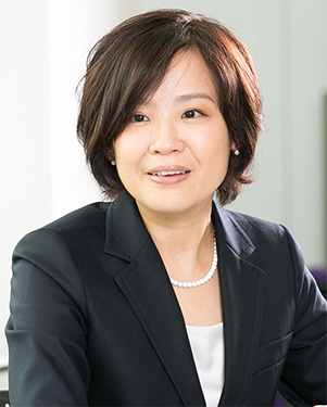 式町 久美子 氏