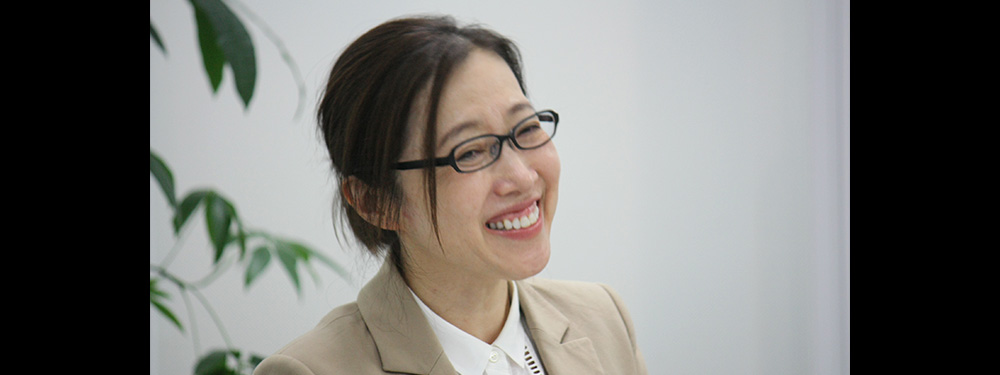 堀江 裕美 氏